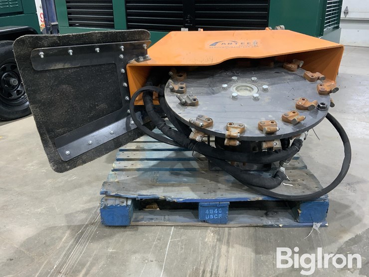 2025-massey-ferguson-730-image-2