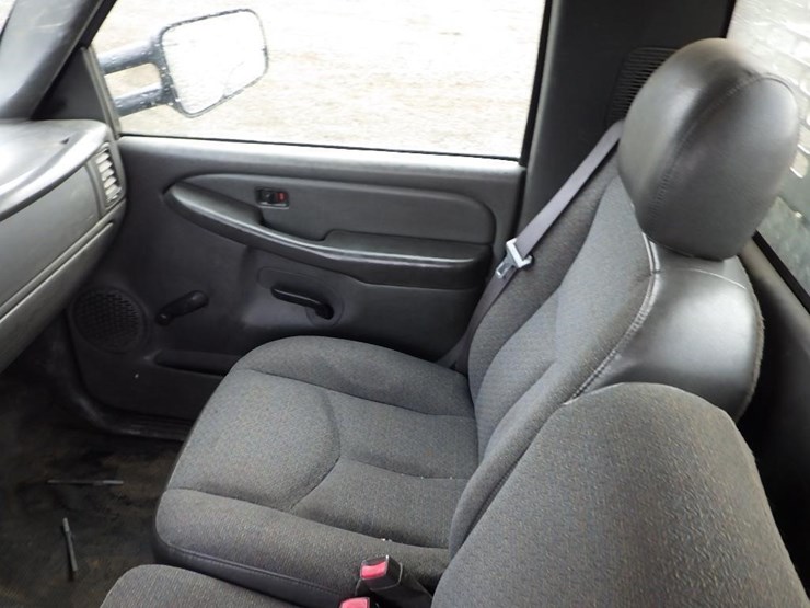 2006-chevrolet-silverado-2500hd-image-34