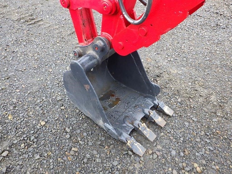 2013-yanmar-vio35-5b-image-19