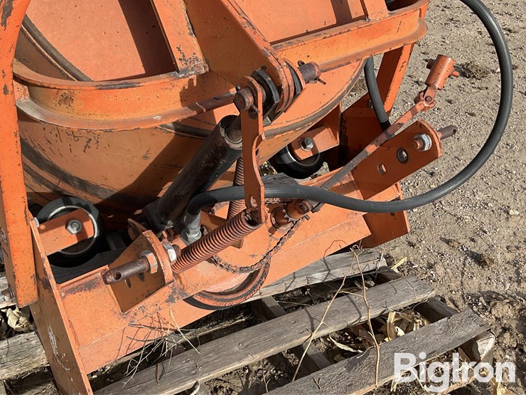 big-red-cement-mixer-image-9