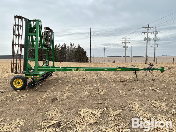 john-deere-200-image-4