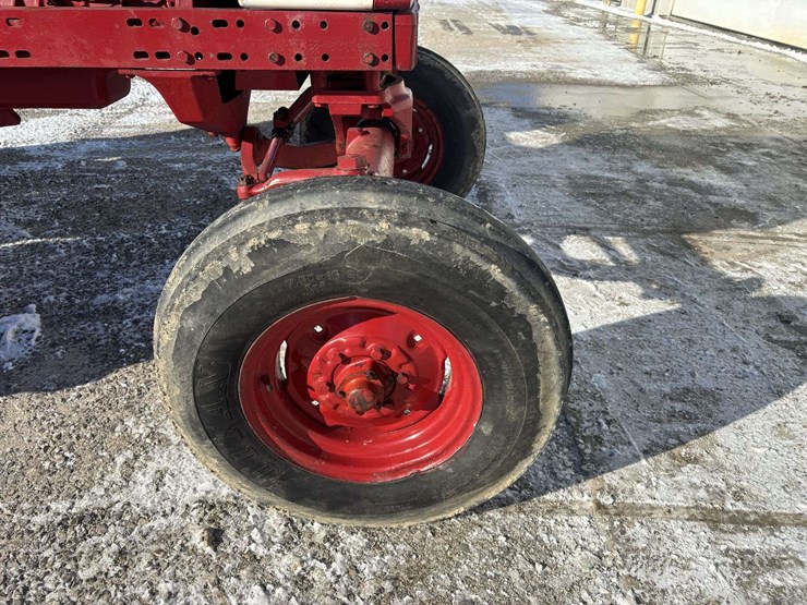 1974-farmall-666-gas-tractor-image-14