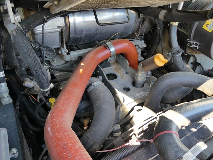 2022-takeuchi-tl12r2-image-9