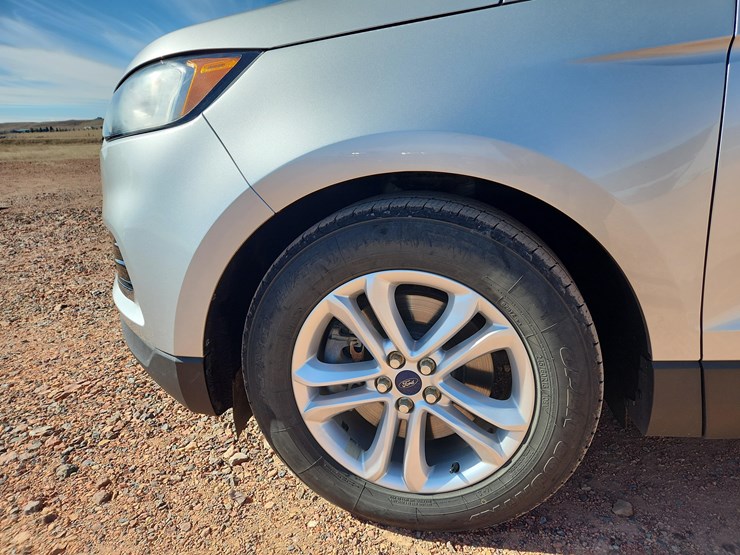 2019-ford-edge-sel-image-10