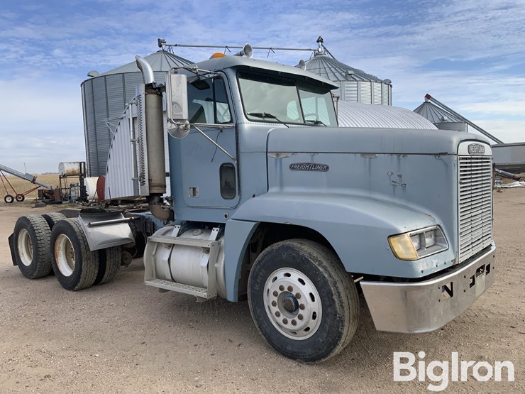 1990-freightliner-fld120-image-3