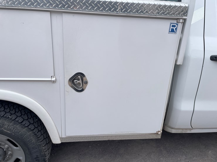 2015-chevrolet-silverado-2500-image-33