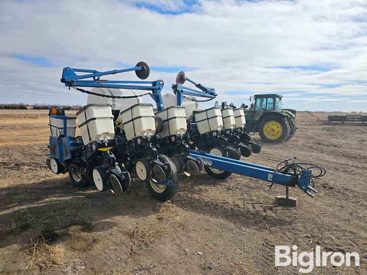 2007-kinze-3200-image-3