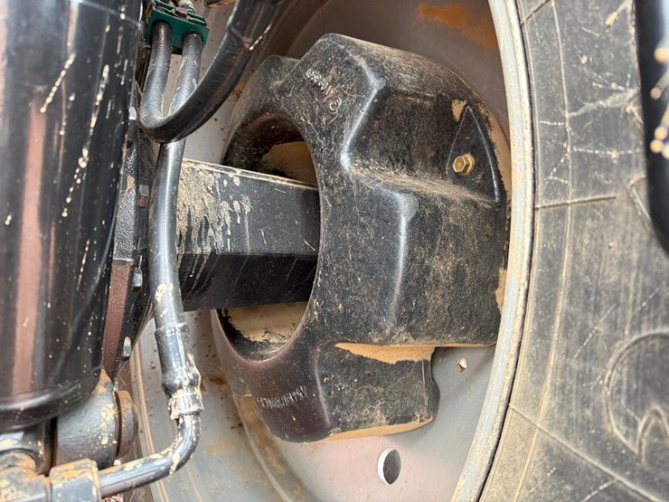 case-ih-mx240-image-47