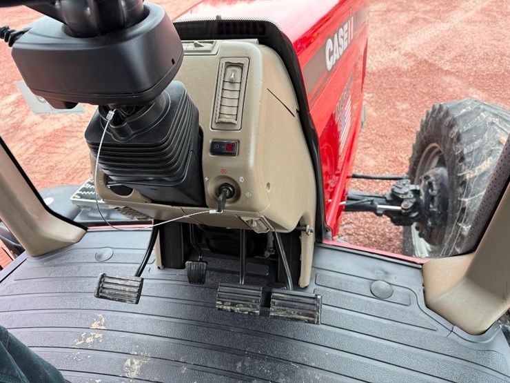 case-ih-magnum-180-image-64