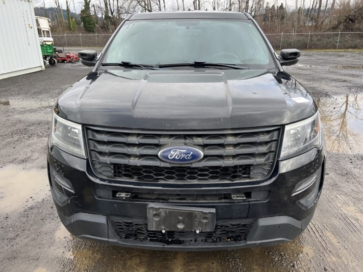 2018-ford-explorer-image-8