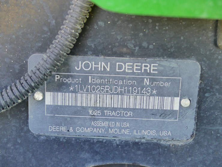 2014-john-deere-1025r-image-14