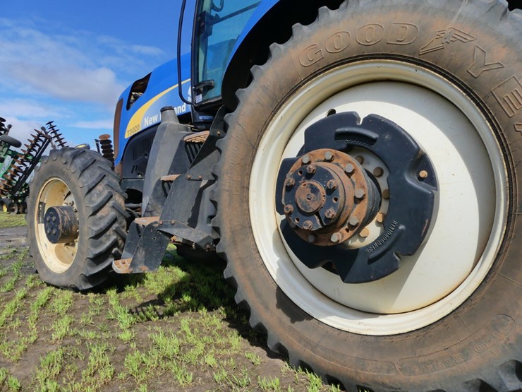 2010-new-holland-t8020-image-9