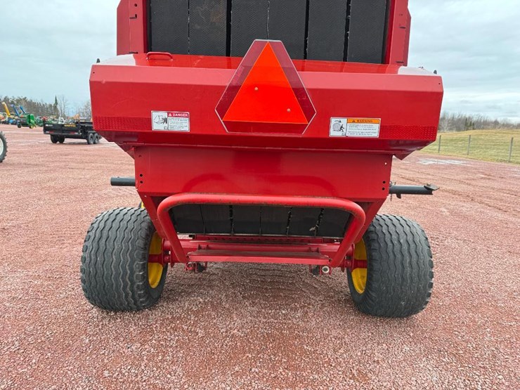 new-holland-br7070-image-20