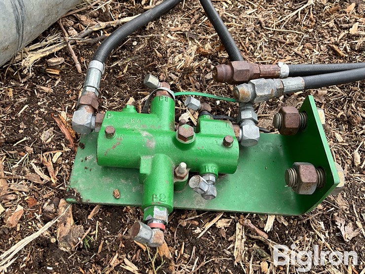 john-deere-8-image-10