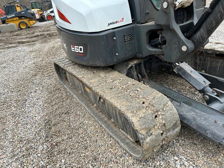 2023-bobcat-e60-image-12