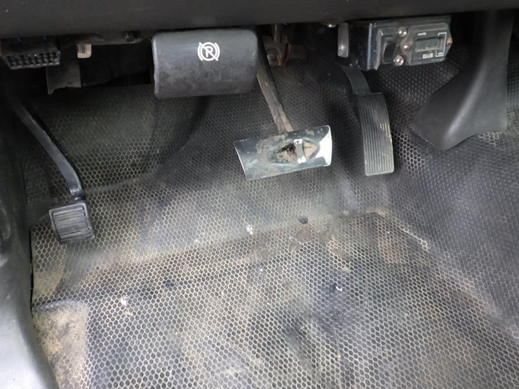 2006-chevrolet-silverado-2500hd-image-24