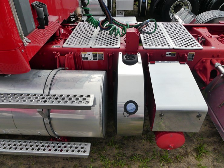 2018-kenworth-t680-image-9