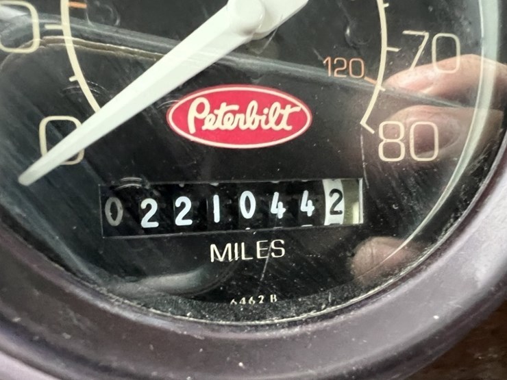 1998-peterbilt-330-image-26