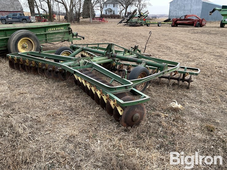 john-deere-bw-image-5