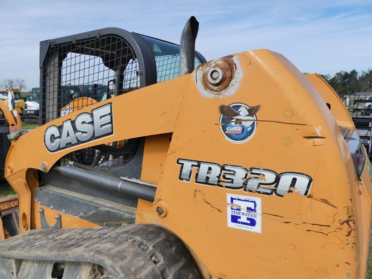 2015-case-tr320-image-8