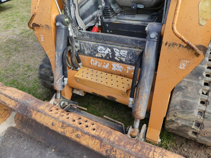 2015-case-tr320-image-10