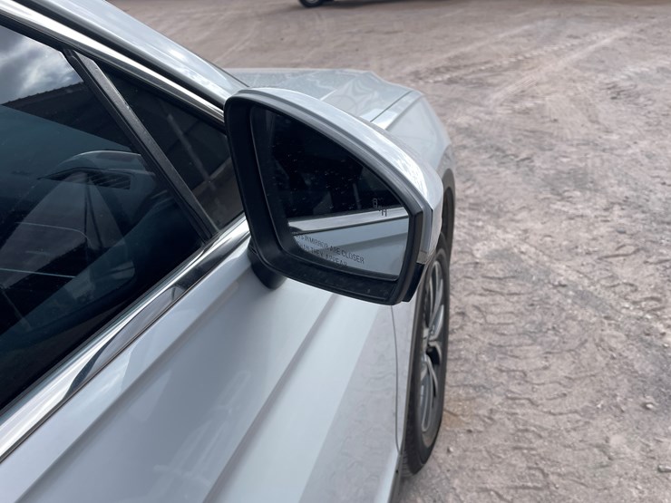 2019-volkswagen-tiguan-se-image-17