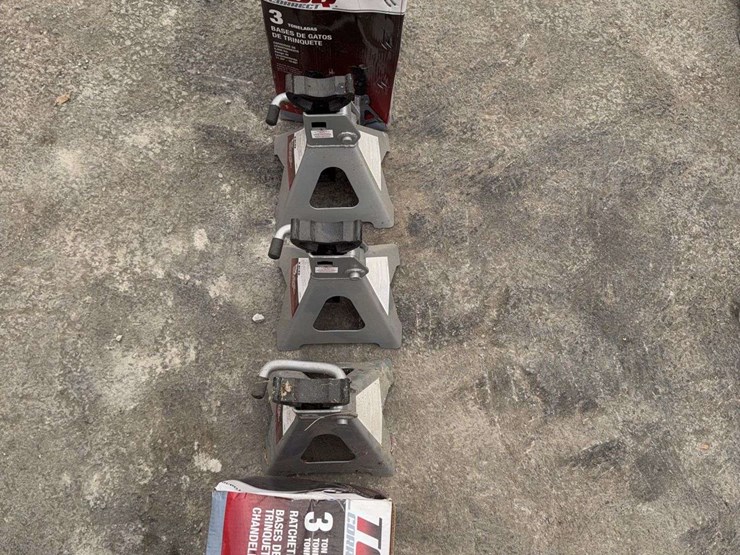 (7)-3-ton-jack-stands-image-5