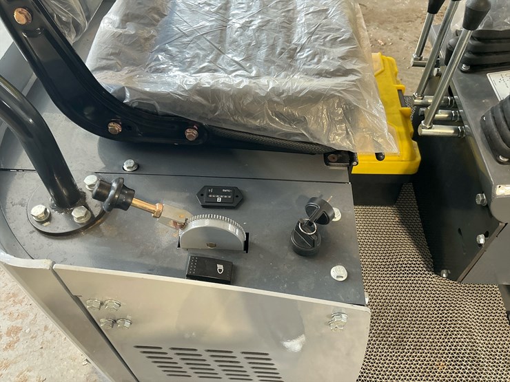 #1211-•-ats-d12r-mini-excavator-image-18