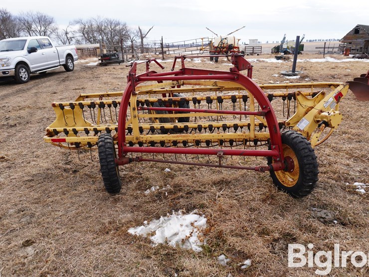 new-holland-260-image-6