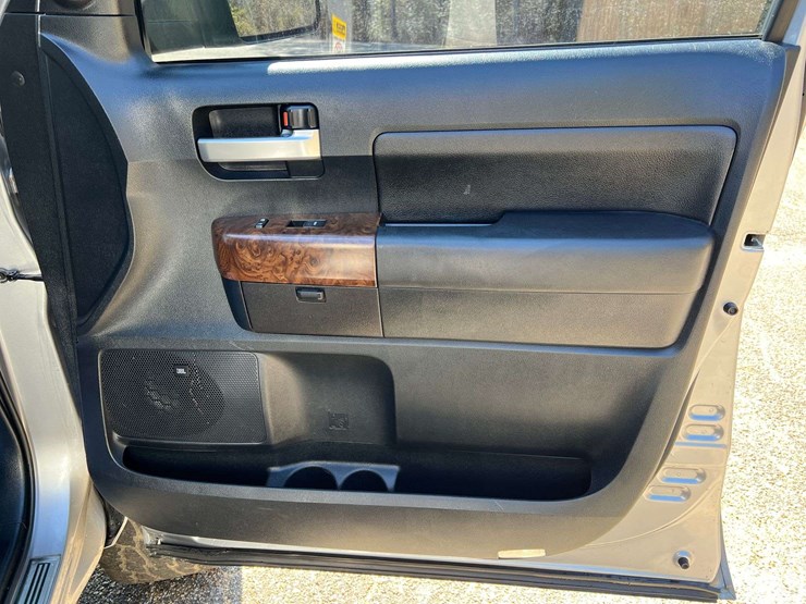 2010-toyota-tundra-image-20