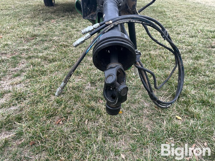 2022-john-deere-c300-image-14