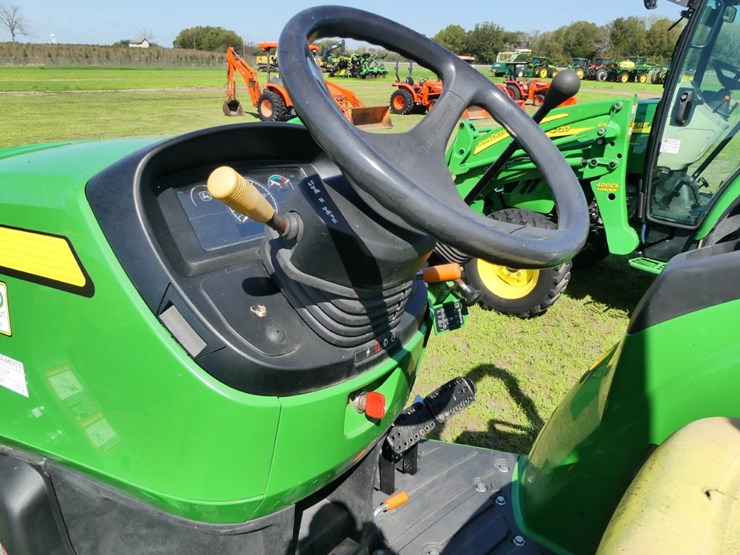 2021-john-deere-4044m-image-15