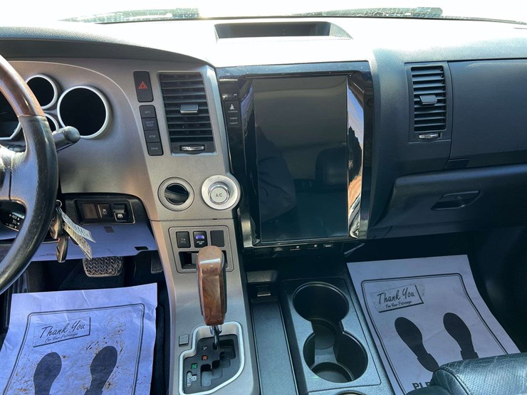 2010-toyota-tundra-image-13