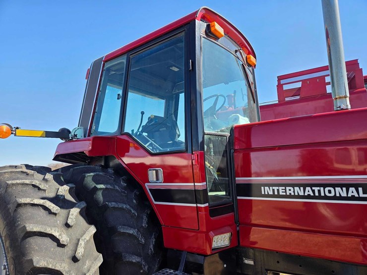 ih-5288-tractor-image-12