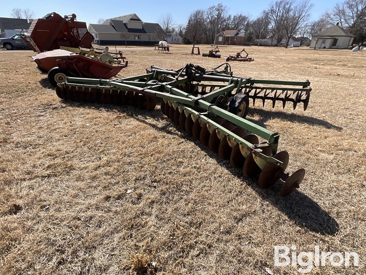 john-deere-17-image-5