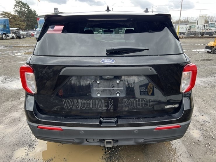 2020-ford-explorer-image-5