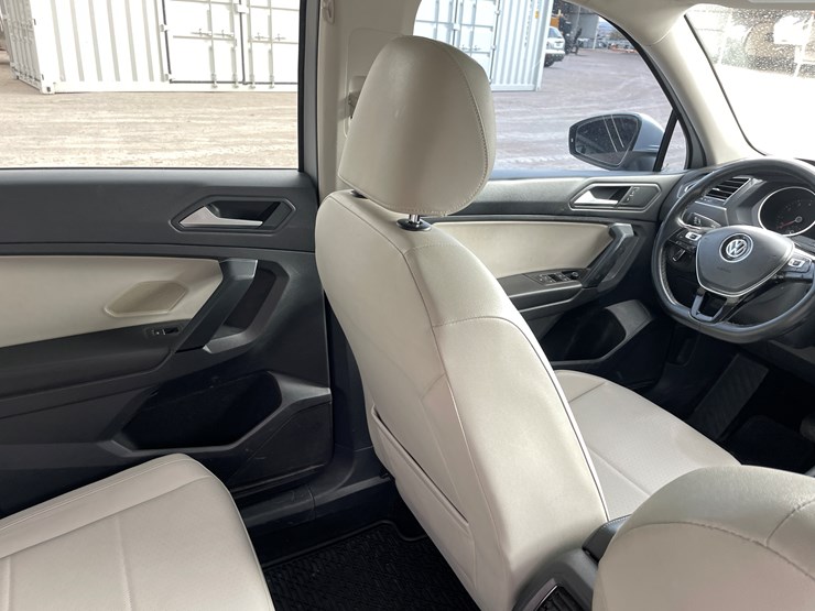 2019-volkswagen-tiguan-se-image-35