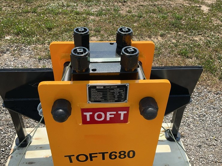 2025-new-holland-l213-image-10