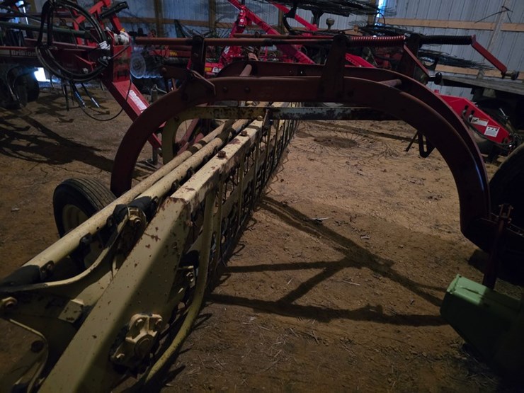 new-holland-258-image-1