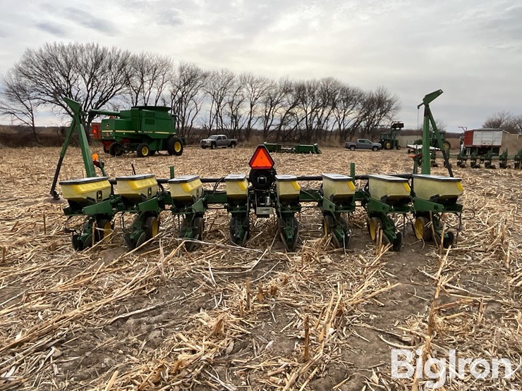 john-deere-7300-image-6