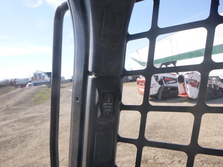 2018-bobcat-s550-image-25