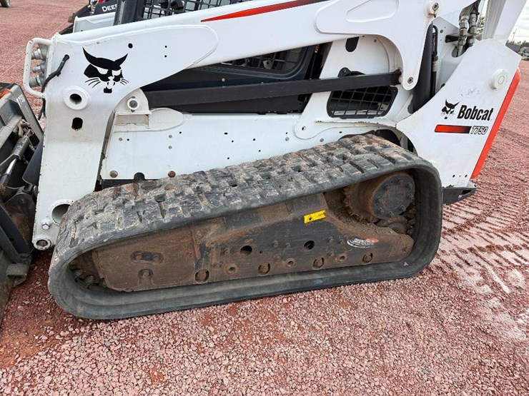 bobcat-t750-image-8
