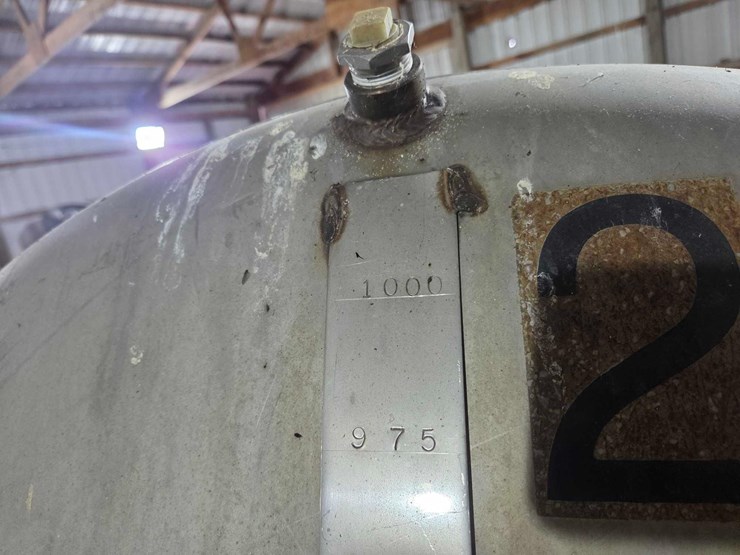 1000-gallon-liquid-nurse-trailer-image-6