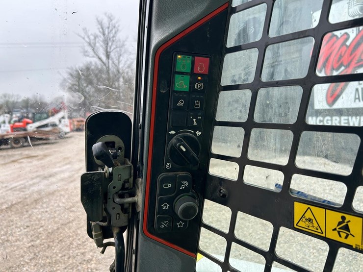 2022-bobcat-t66-image-24