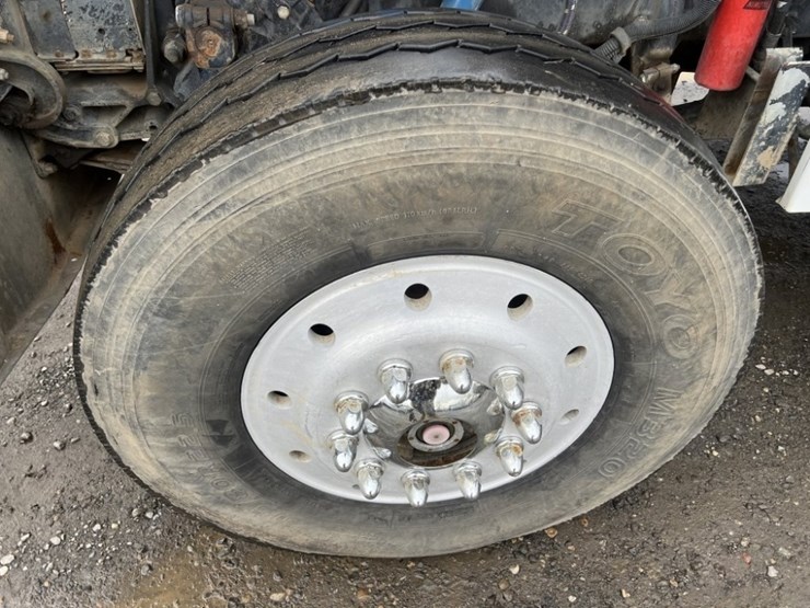 1996-peterbilt-378-image-13