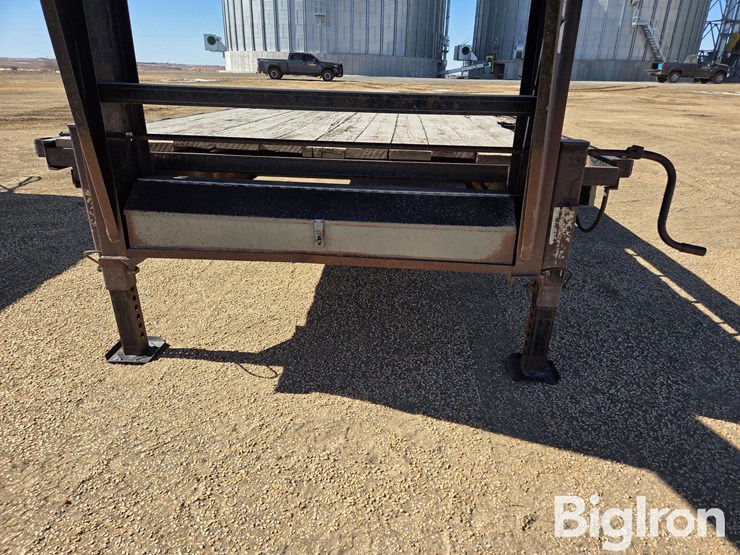 2008-titan-trailer-image-20