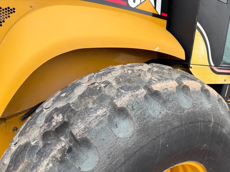 caterpillar-cs-563e-image-10