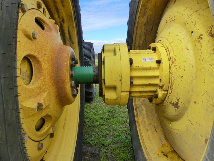 john-deere-8330-image-9