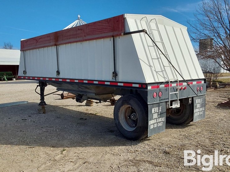 1998-neville-trailer-image-7