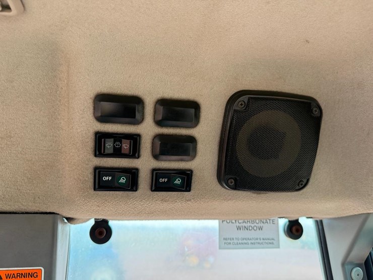 2005-kubota-la1301s-image-60